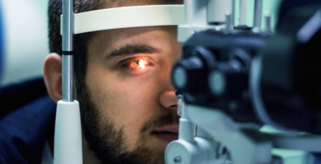 Como a plataforma “Fight Retinal Blindness” beneficia a partilha de conhecimento sobre doenças da retina a nível internacional