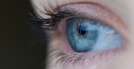 CHULN é pioneiro em transplante de membrana amniótica para encerrar buraco na retina