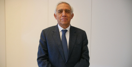 “O laser de femtosegundo é capital hoje em dia”