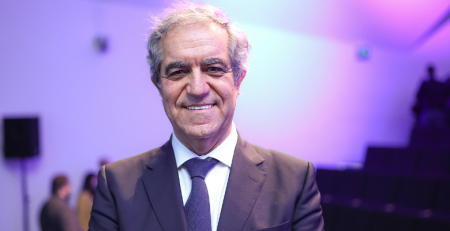 Melhoria ou restituição de visão por tratamento laser