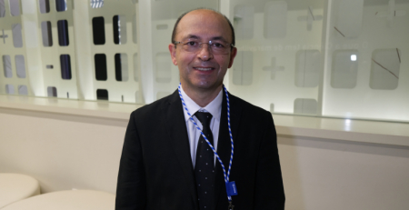 “Um país pequeno como o nosso nunca fará nada sem experiências multicêntricas”